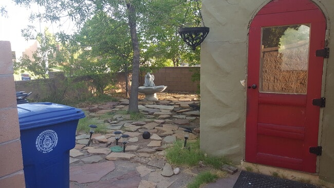 Photo - UNM - NOB HILL 2 Bedroom HOUSE 1 Bath PARKING