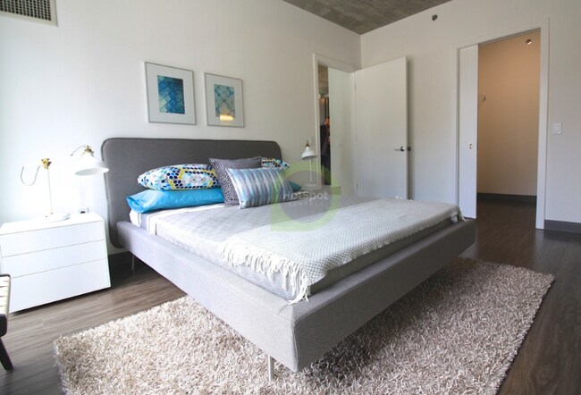 Photo - 215 W Lake St