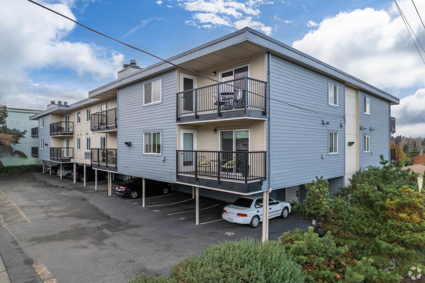 Exterior - Greenwood Arms Condominiums