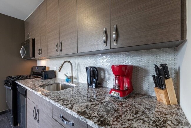 121 E 23rd St Unit 23L