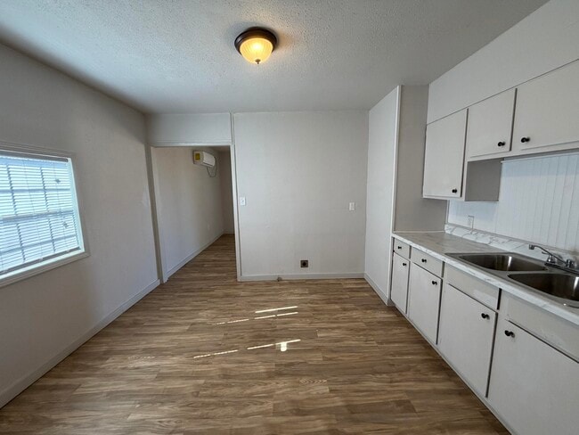 Photo - 335 Texas Ave