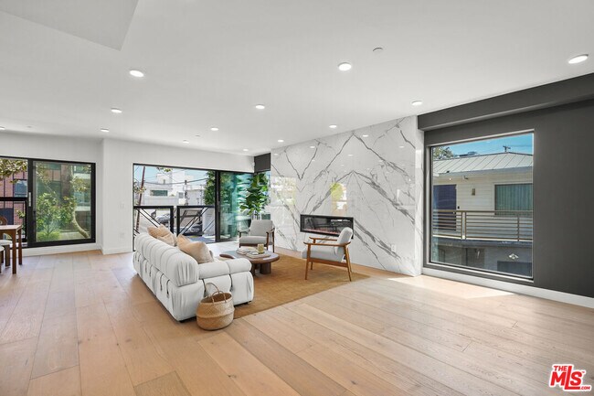 Photo - 715 N Alfred St Condo Unit 5