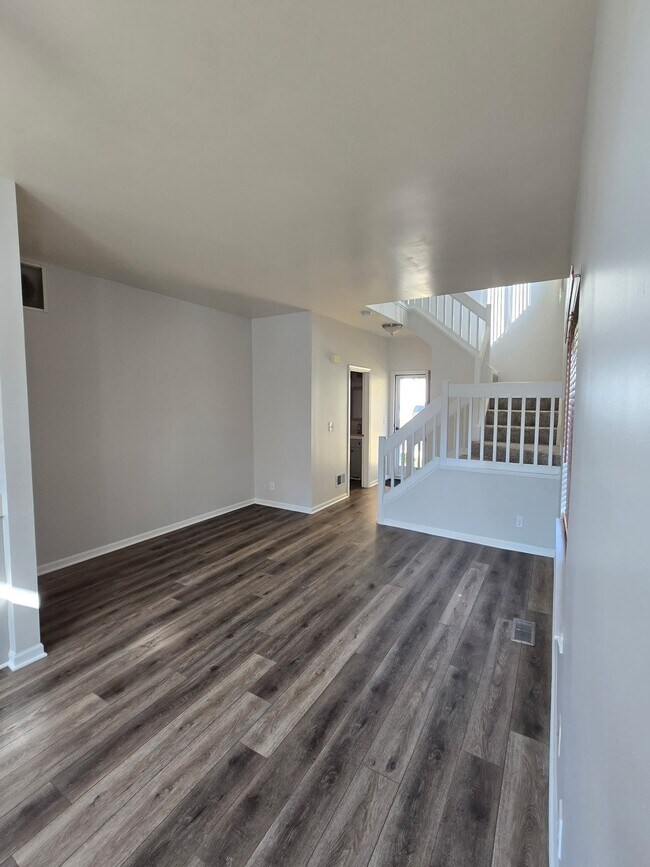 Photo - 22241 W Niagara Trl