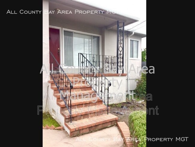 Building Photo - 800 Richmond St