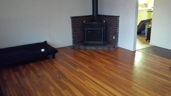 Photo - $1795.00 / 3br - 3 Bedroom Home in North County Pritchhard (Pritchard)