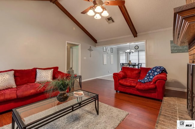 Photo - 105 Timberlane Dr