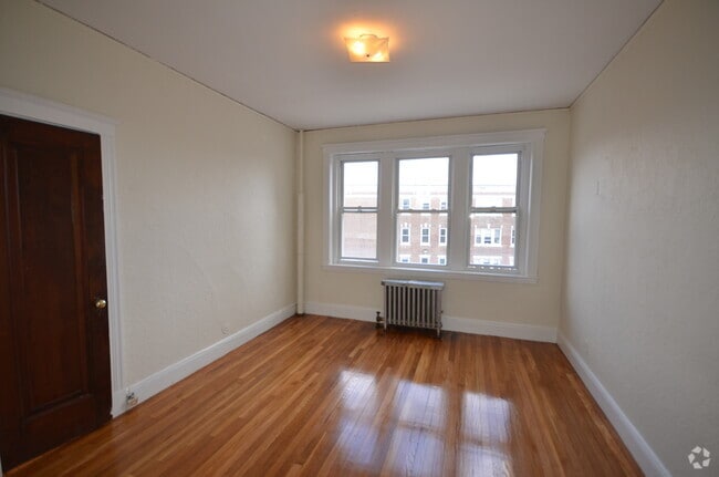 Building Photo - 1847 Commonwealth Ave Unit 24 Rental