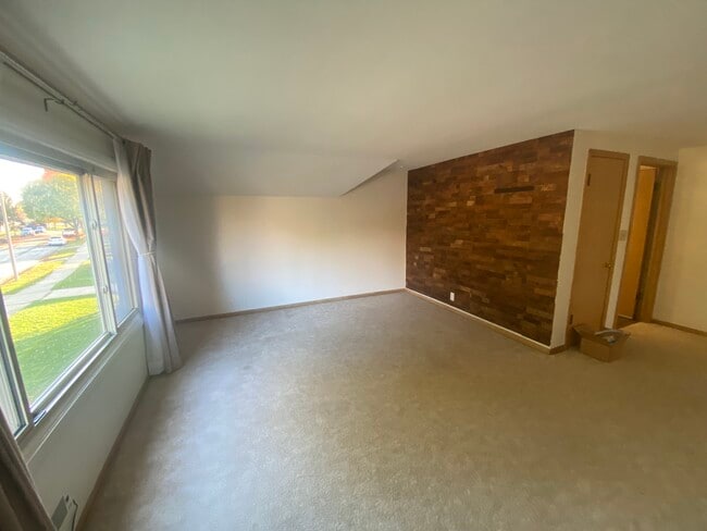 Photo - 3353 S 71st St