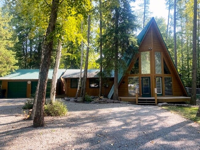 Building Photo - 2 Bedroom 2 bath Mountain Chalet close to ... Rental