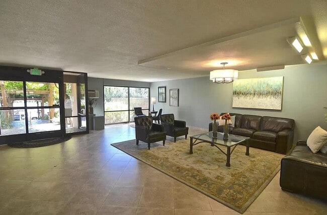 Photo - 1700 Civic Center Dr