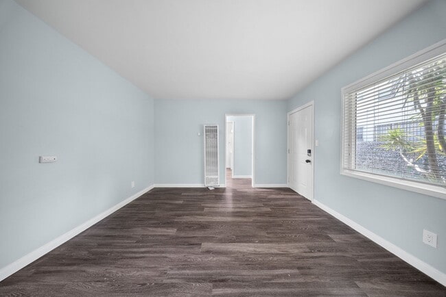 Photo - 1577 Pine Ave Unidad 02