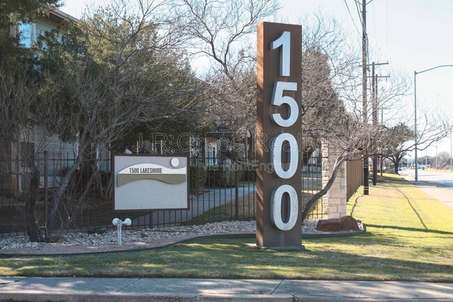 Photo - 1500 Lake Shore Dr Unit Apt 201