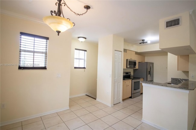 Photo - 2469 Centergate Dr