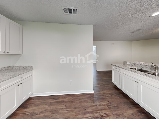 Photo - 2273 Heathwood Cir
