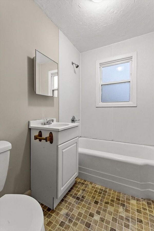 Photo - 205 E Main St Unit 08