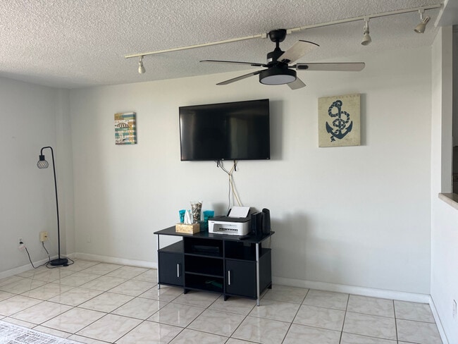 Photo - 2020 N Atlantic Ave