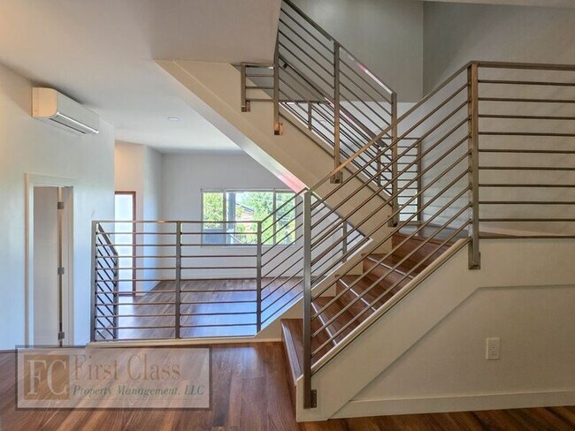Photo - 2786 NW Quimby St