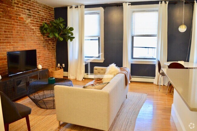 Building Photo - BEAUTIFUL SOUTH END 2 BED W/PRIVATE ROOF T... Rental
