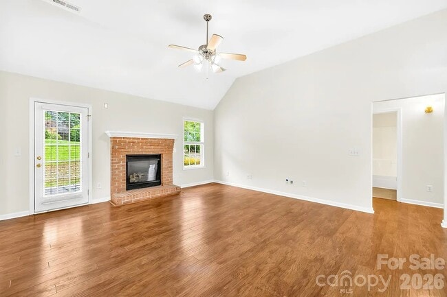 Photo - 328 River Birch Cir