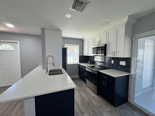 Photo - 919 Laurel Dr