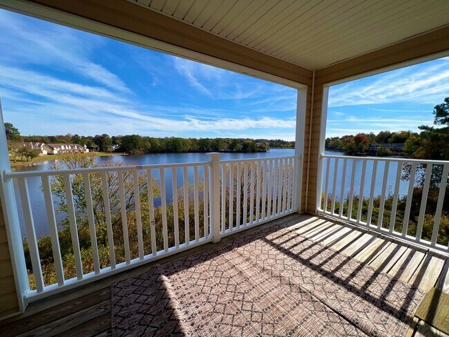 Updated Condo with Gorgeous Lake View! - Updated Condo with Gorgeous Lake View!
