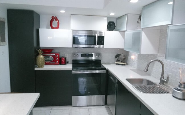 Photo - 307 Saxony Dr Unit 307