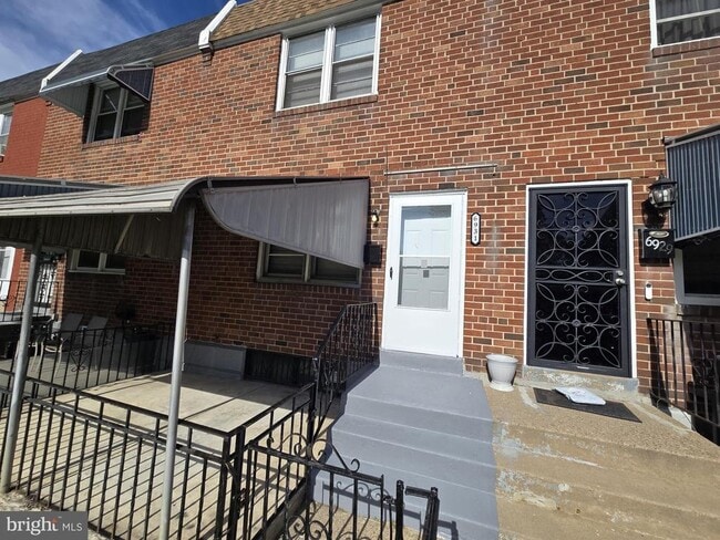 Building Photo - 6931 Greenway Ave