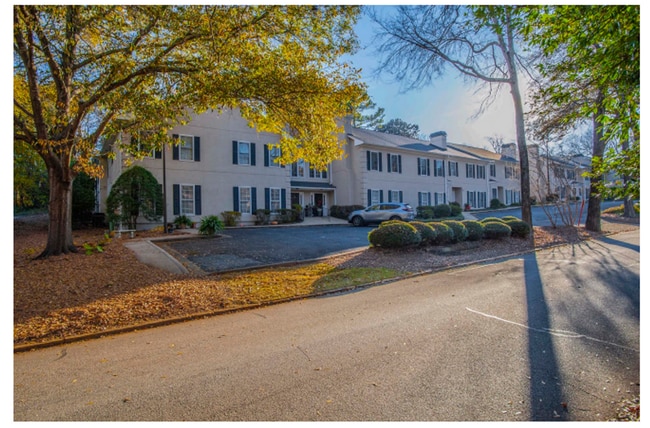 Photo - Beautiful 2 bedroom condo just minutes fro...