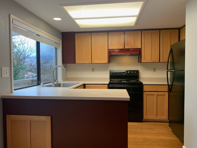 Photo - 319 Glenn St