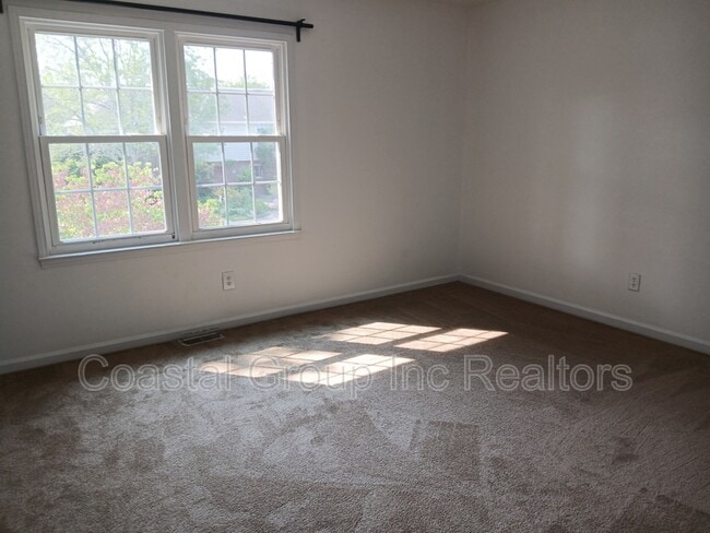 Photo - 2241 Sedgewick Dr