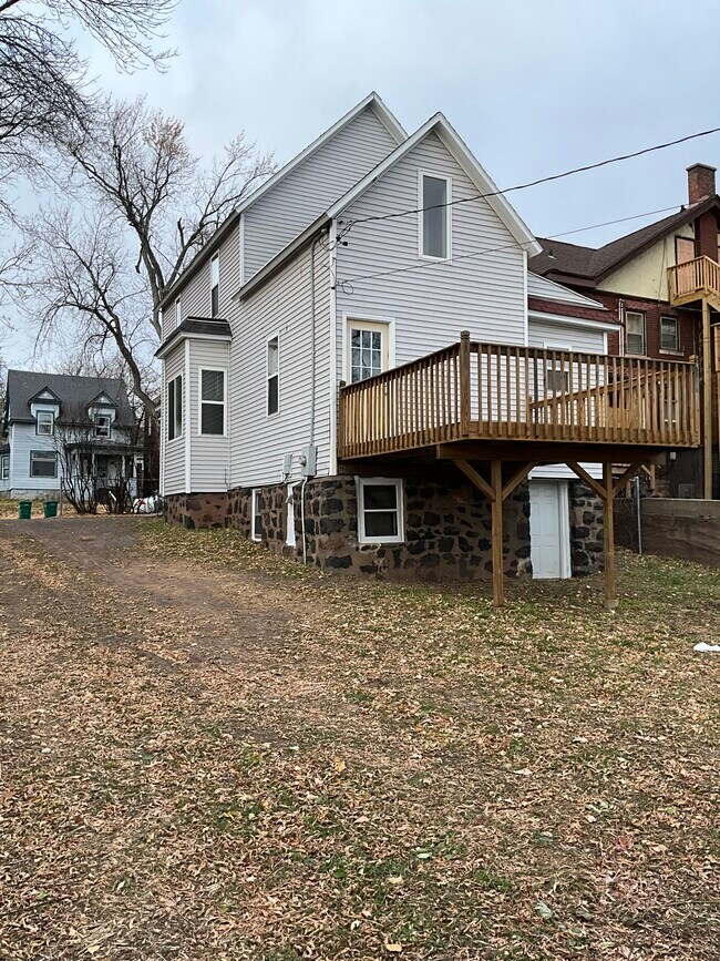 Photo - 1324 E 2nd St