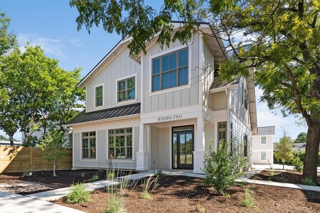 Photo - 408 W 38th St