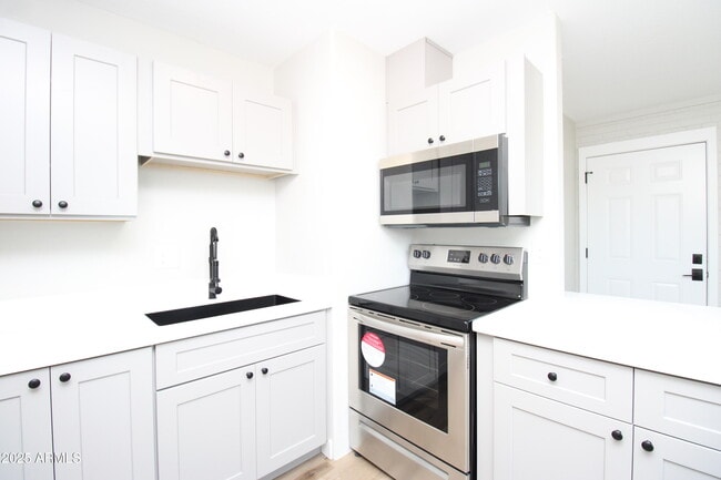 Photo - 802 S 11th Ave Unit 4