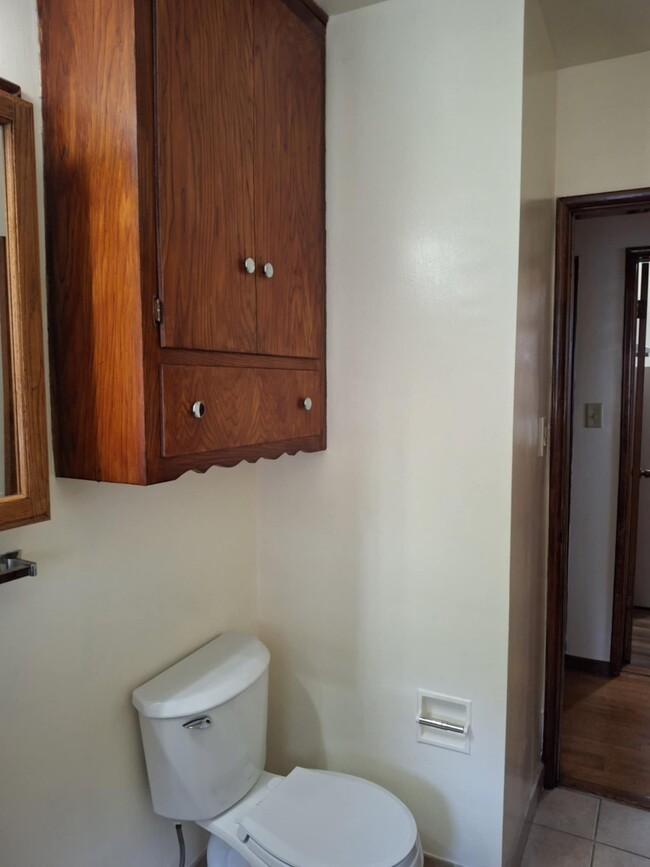 Photo - 1300 E 60th St Apartment Unit 1 bedroom duplex corner