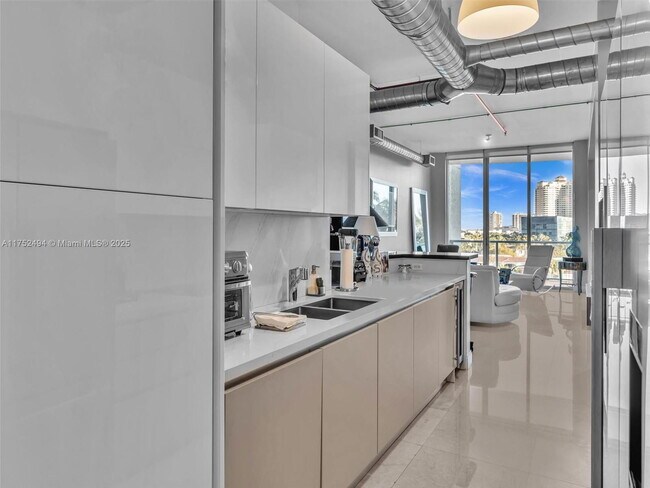 Photo - 3029 NE 188th St Unidad 817