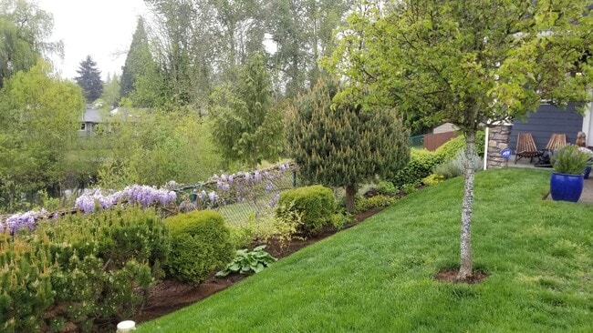 Photo - 1033 Chelan Ave NE