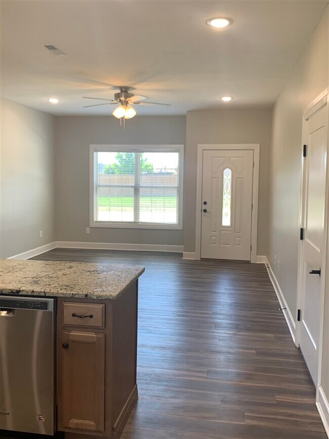 1132 Springfield Blvd Townhome Townhome Rental in Bowling Green KY