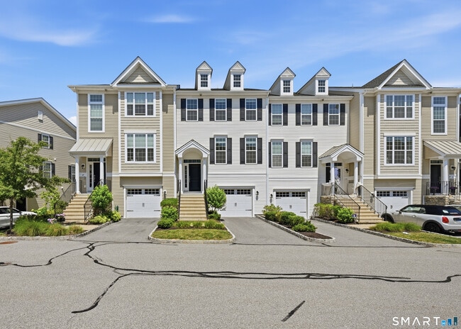 Building Photo - 15 Moorland Dr Unit 15