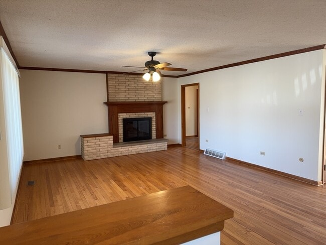 Photo - 580 N State St