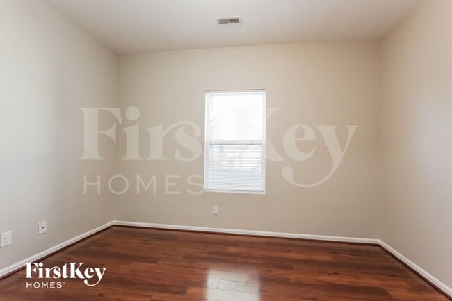 Photo - 707 Rook Rd