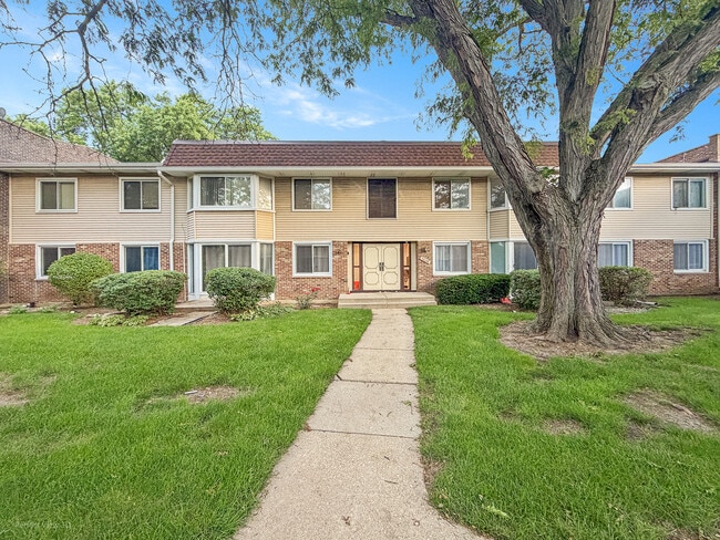 Building Photo - 3008 Roberts Dr