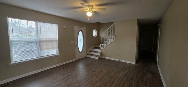 Photo - 2902 Meadowhill Dr