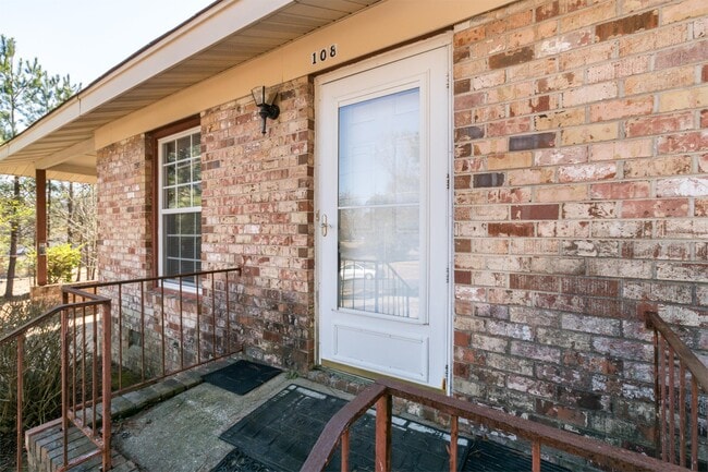 Photo - 108 Forestwood Dr