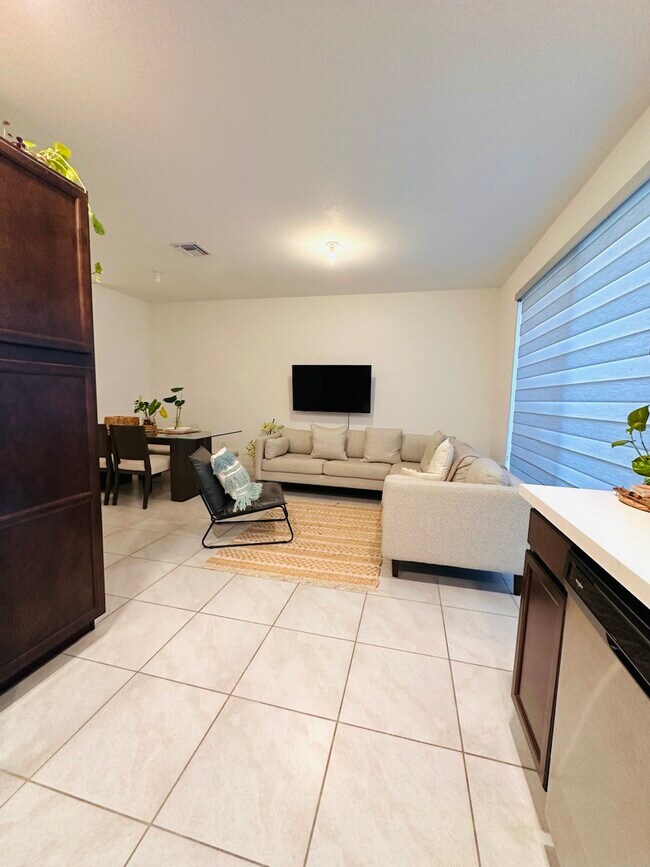 Photo - 2417 SE 10th St