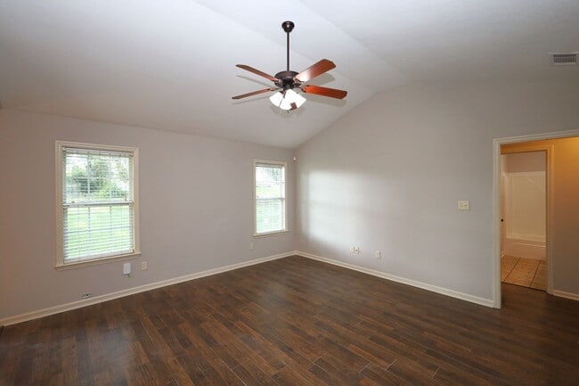 3990 Rock Hollow