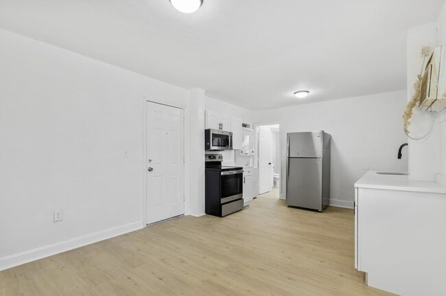 Photo - 1761 19th St S