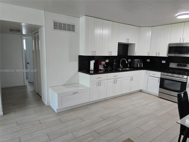 Photo - 465 S Royal Poinciana Blvd Unit 10B