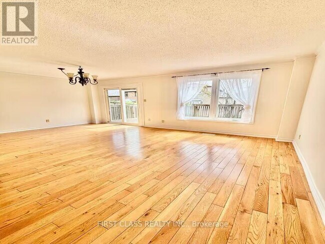 Photo - 4230 Perivale Rd