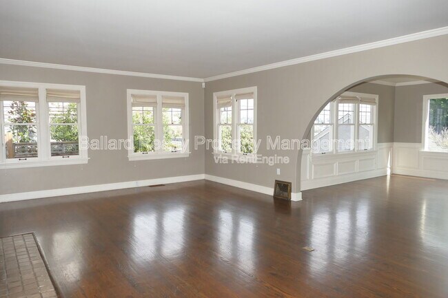 Photo - 3246 Conkling Pl W