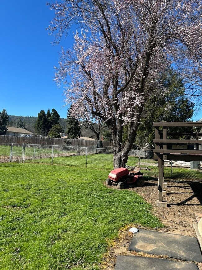 Photo - 2883 W Griffin Creek Rd Unit 2887 W Griffin Creek Road